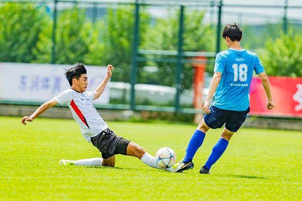 纵情足球激情女队精彩对决再现