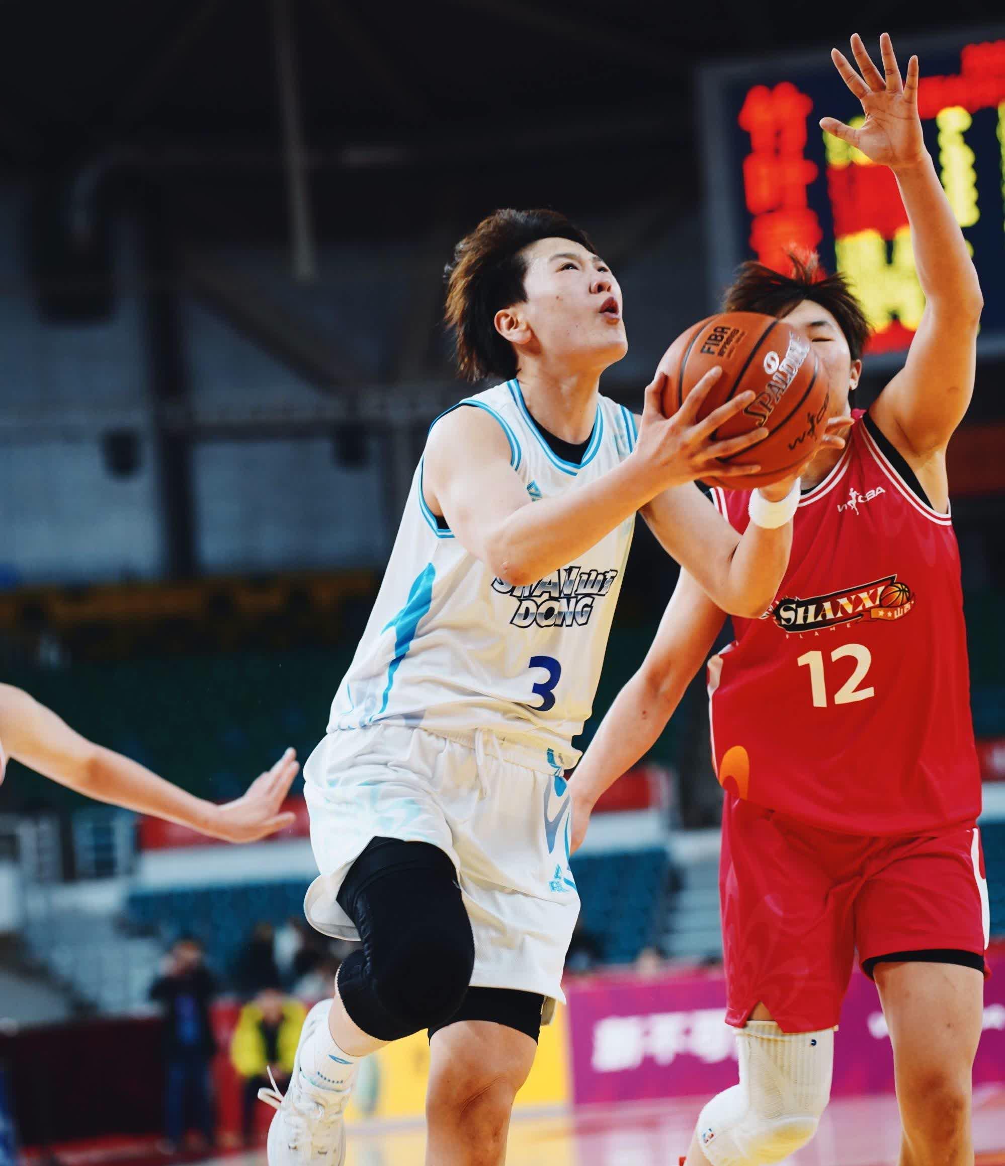 本赛季男篮联赛中球队实力对比引人关注