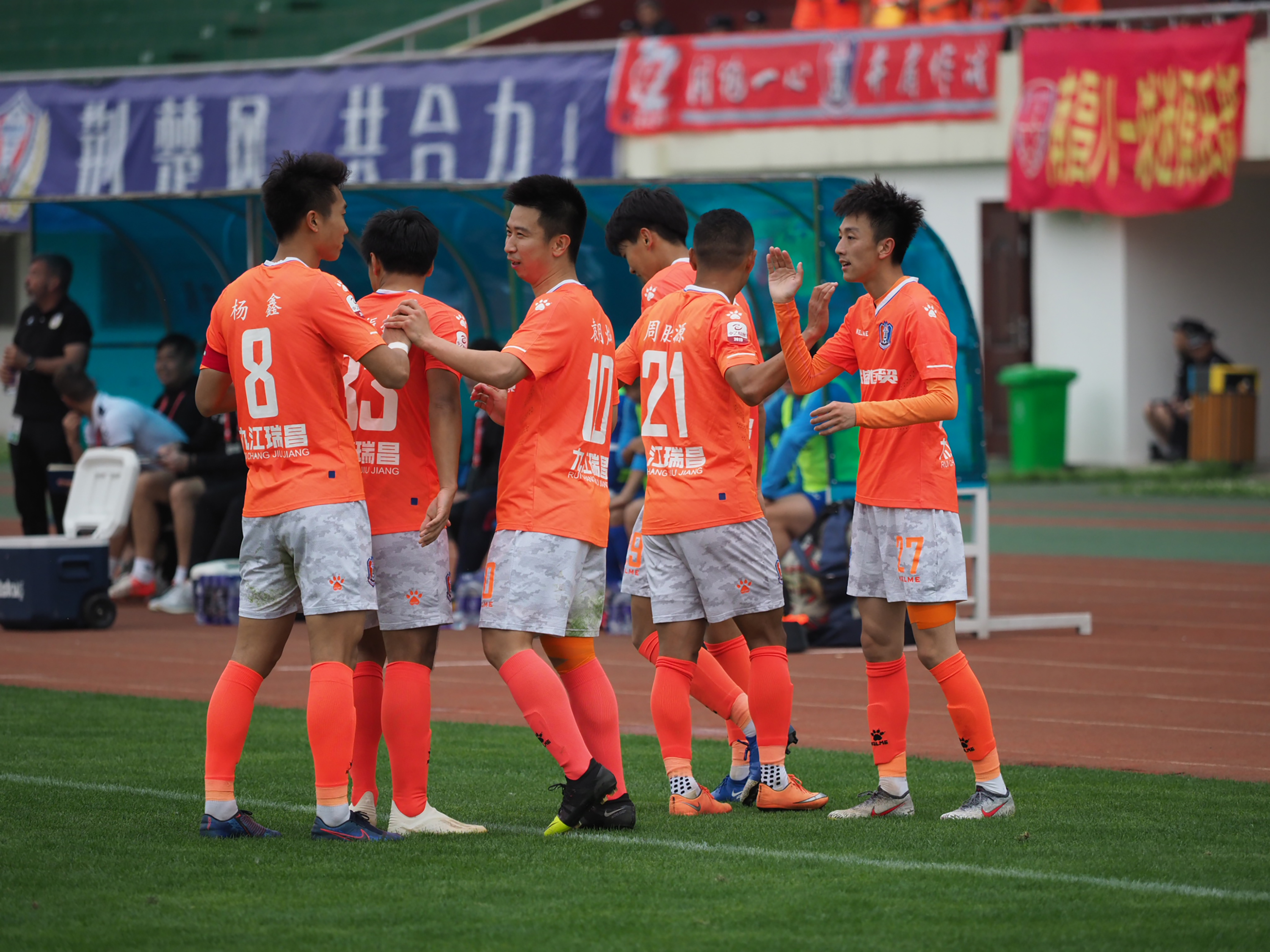 莱比锡红牛备战关键一役，誓取三分