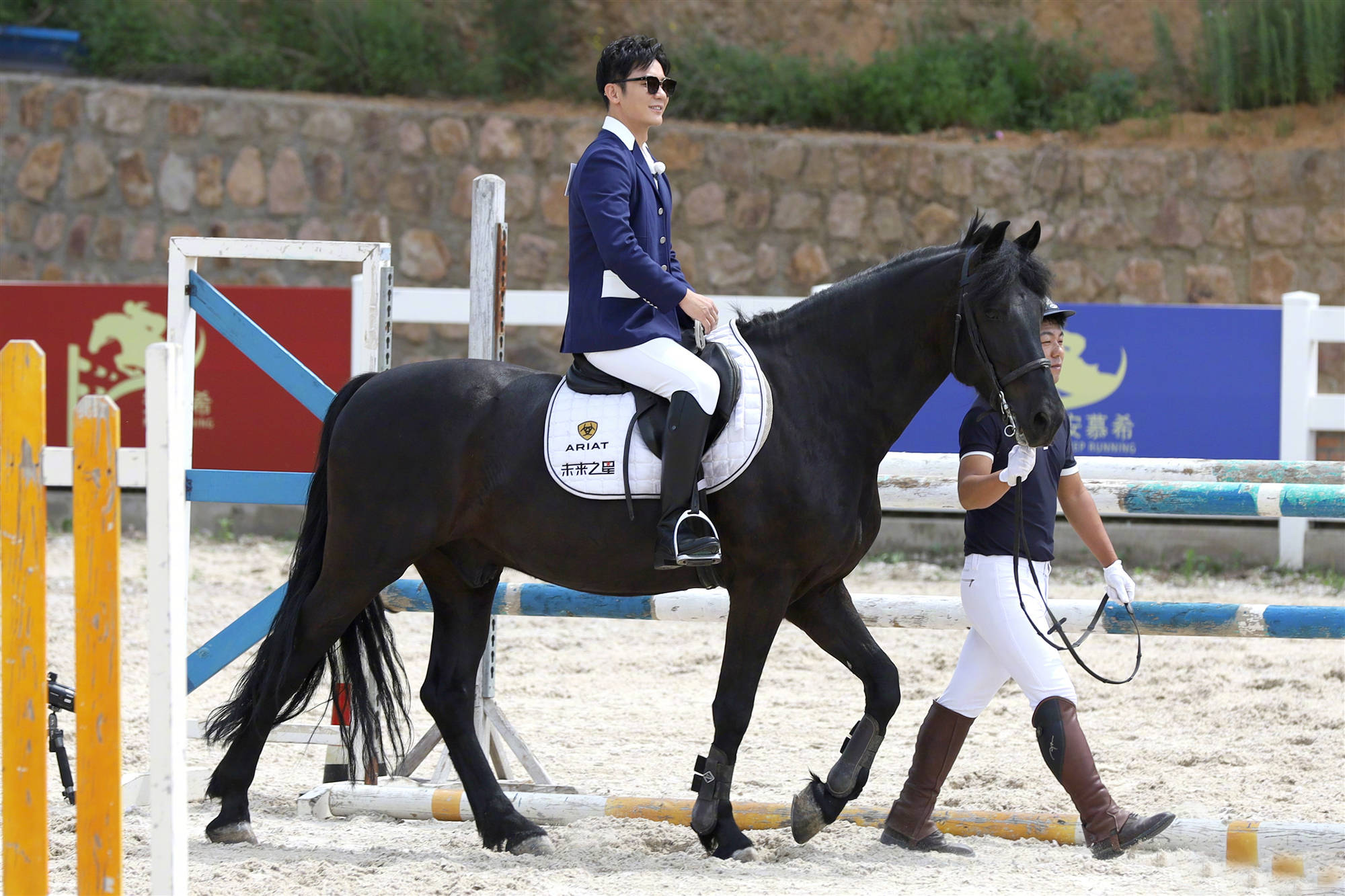 纳米比亚马术选手优雅上阵，实至名归