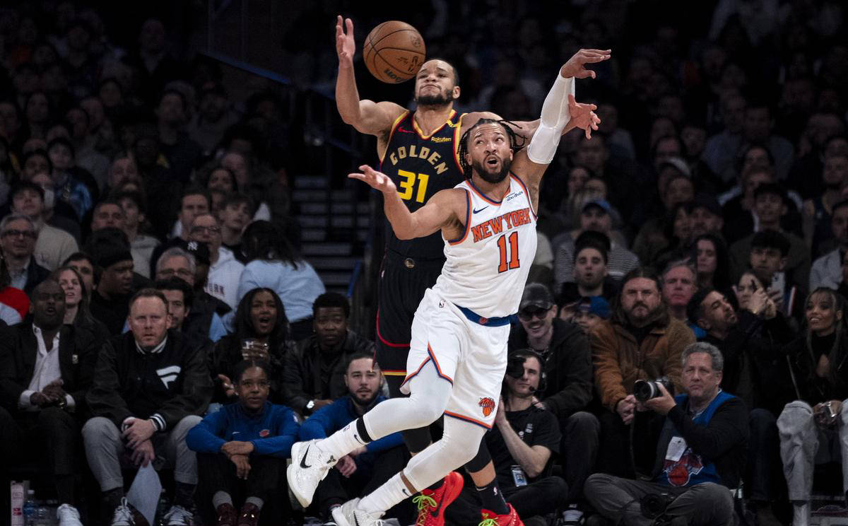 鹈鹕客场不敌马刺,遗憾失利 鹈鹕客场不敌马刺,遗憾失利