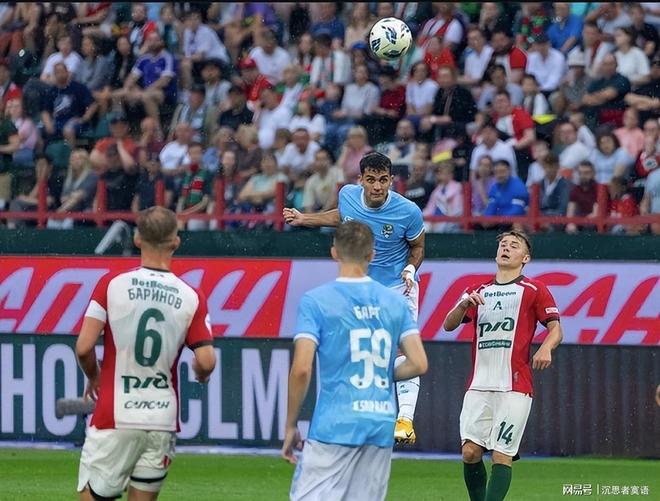 柏林赫塔遭遇失利,球队主帅面临压力 柏林赫塔遭遇失利,球队主帅面临压力