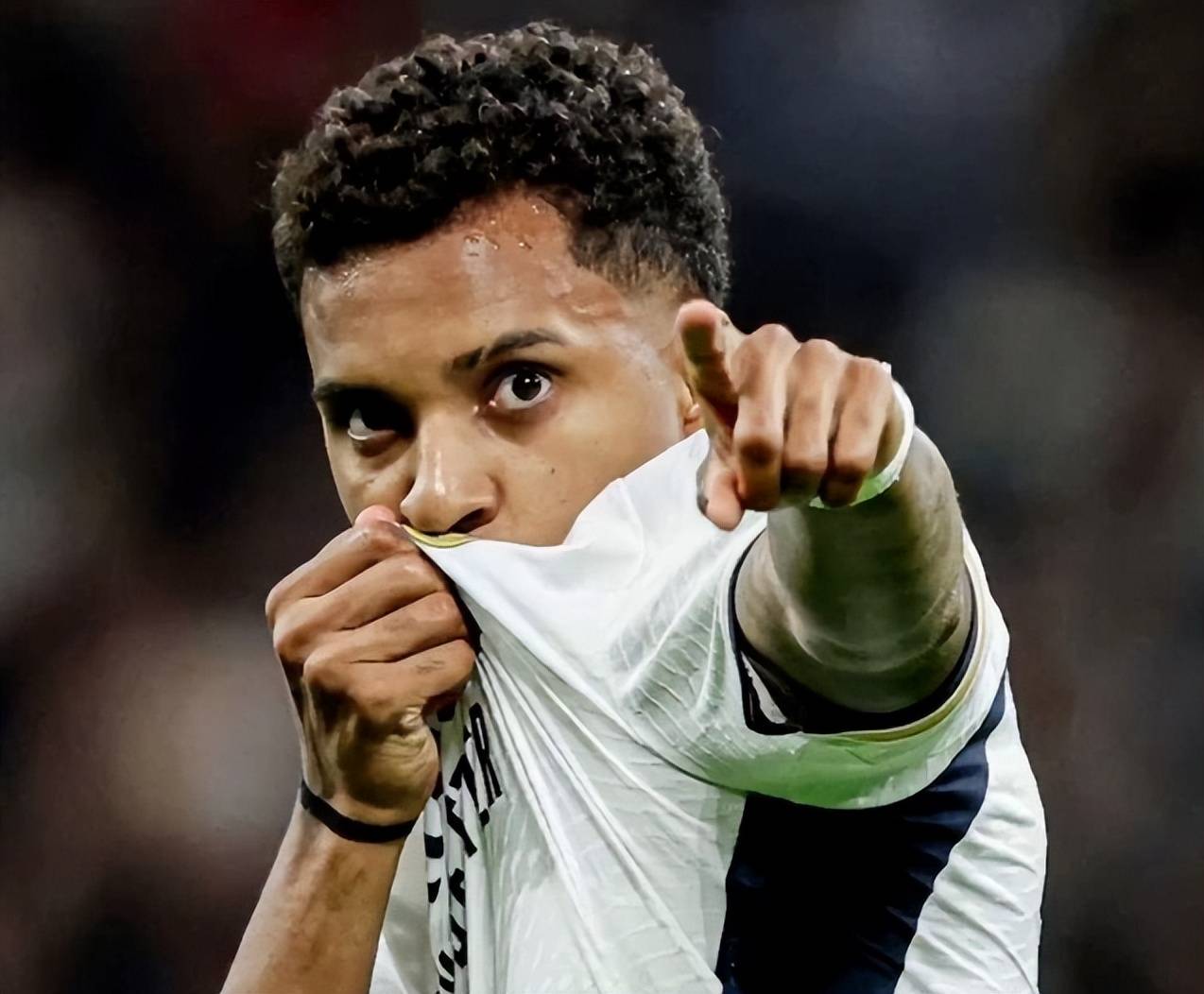 皇马逆转热刺成功,勇夺晋级权 皇马逆转热刺成功,勇夺晋级权