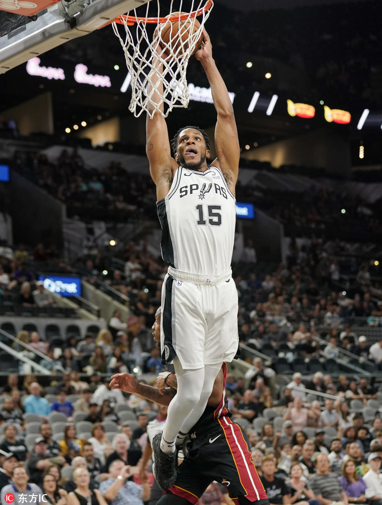 马刺取得连胜：德罗赞关键时刻突破送灰熊绝杀