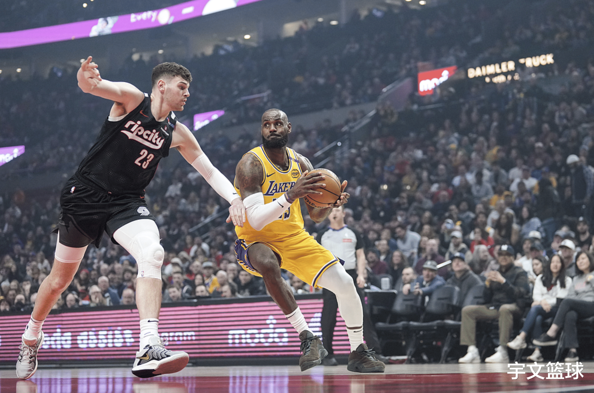 开拓者逆转篮网，险胜对手