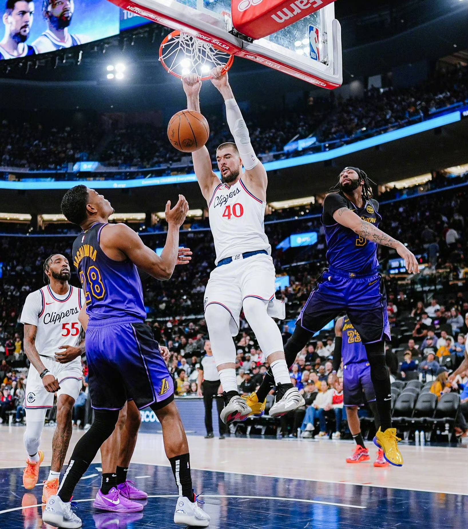 快船击败骑士，哈雷尔贡献25分15篮板！