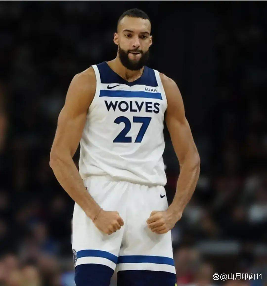 戈贝尔砍下25+14，爵士战胜快船结束三连败