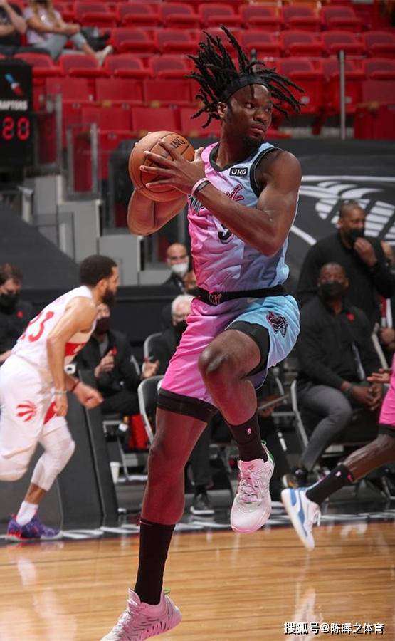 猛龙客场逆袭,连战连胜助力跻身东部前列 猛龙客场逆袭,连战连胜助力跻身东部前列