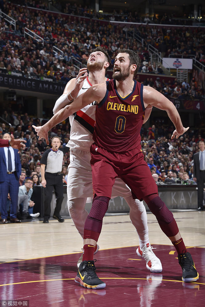 骑士客场逆袭开拓者,大放异彩 骑士客场逆袭开拓者,大放异彩