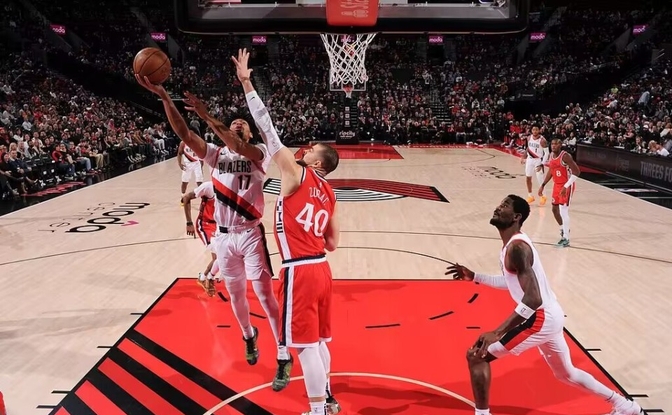 快船主场大胜开拓者，取得连胜